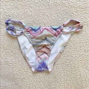o’neill chevron bikini bottom 🌸